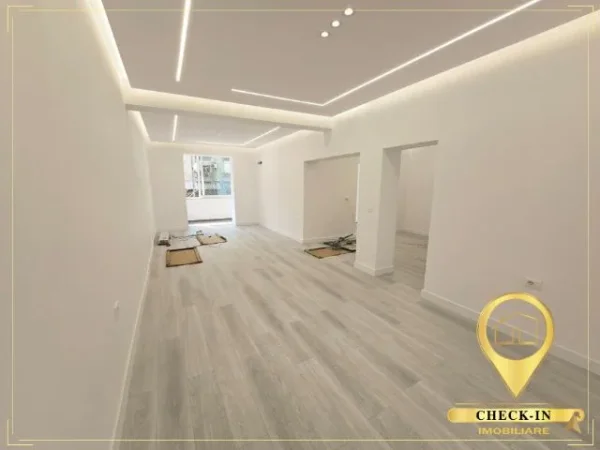 Tirane, jepet me qera zyre Kati 1, 77 m² 1.300 € (Rruga e Barrikadave)