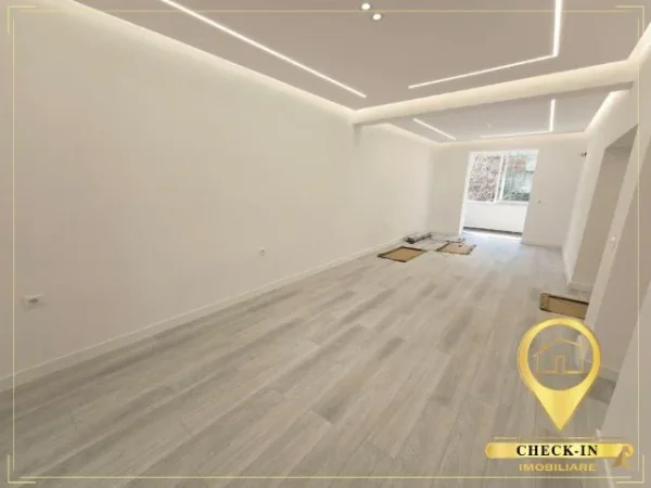 Tirane, jepet me qera zyre Kati 1, 77 m² 1.300 € (Rruga e Barrikadave)