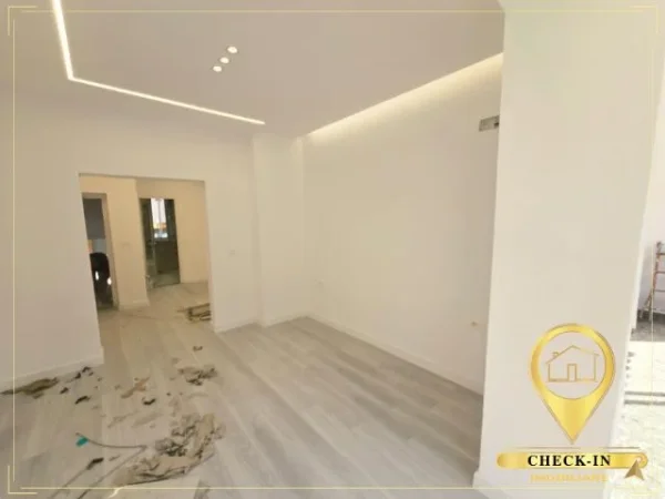 Tirane, jepet me qera zyre Kati 1, 77 m² 1.300 € (Rruga e Barrikadave)