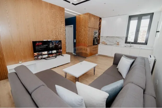 Tirane, jepet me qera apartament 2+1+Ballkon Kati 4, 104 m² 900 € 