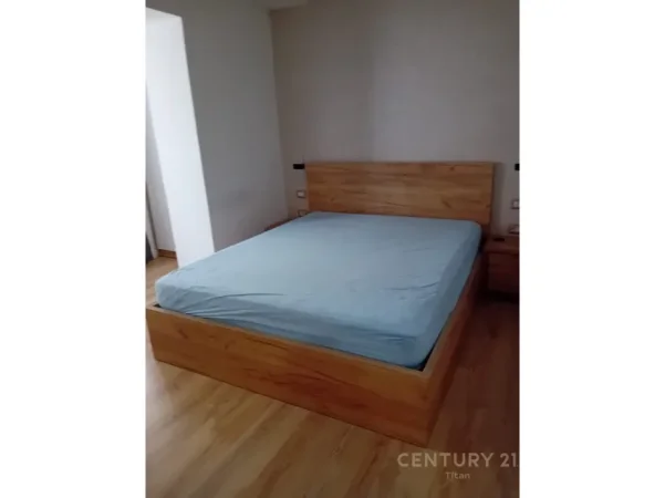 Tirane, jepet me qera apartament 1+1 Kati 1, 60 m² 450 € 