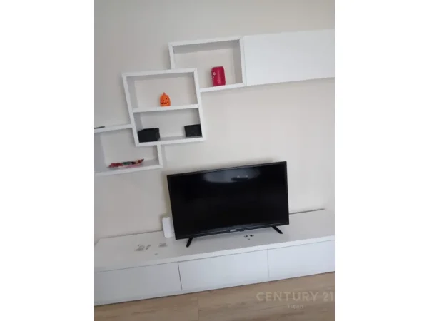 Tirane, jepet me qera apartament 1+1 Kati 1, 60 m² 450 € 