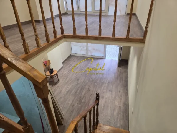 Tirane, shitet dyqan Kati 0, 54 m² 700.000 € (ASTIR)