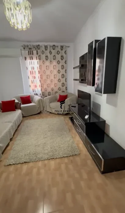 Tirane, jepet me qera apartament 1+1 Kati 7, 70 m² 400 € (YZBERISHT)