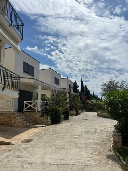 Shqiperi, shitet Vile 2 Katshe , 140 m² 650.000 €