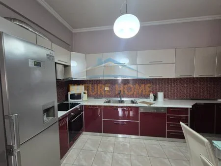 Tirane, shitet apartament 2+1 Kati 7, 84 m² 230.000 € 