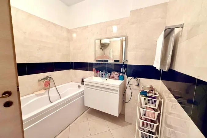 Tirane, shitet apartament 2+1 , 101 m² 215.000 € 
