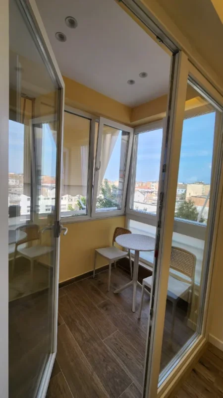 Tirane, jepet me qera apartament 1+1+Aneks+Ballkon Kati 3, 71 m² (Rruga Dritan Hoxha)