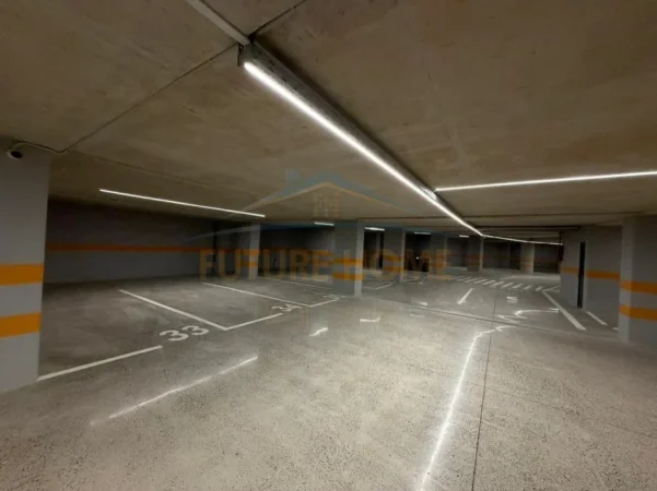 Tirane, jepet me qera zyre Kati 1, 128 m² 1.600 € (Air Albania)