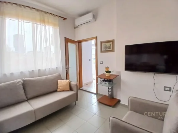Tirane, jepet me qera apartament 2+1 Kati 5, 80 m² 650 € (Ambasada Polake)