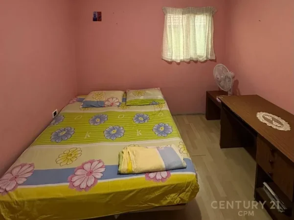 Tirane, jepet me qera apartament 3+1 Kati 2, 240 m² 550 € 