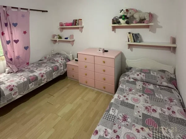 Tirane, jepet me qera apartament 3+1 Kati 2, 240 m² 550 € 