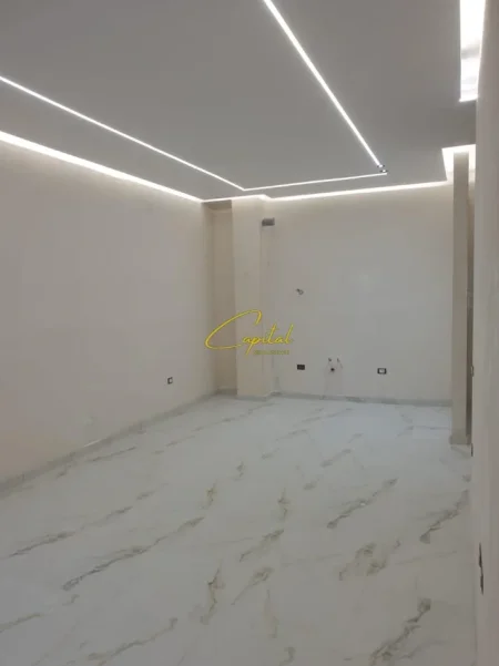 Tirane, jepet me qera zyre Kati 1, 60 m² 600 € (ASTIR)