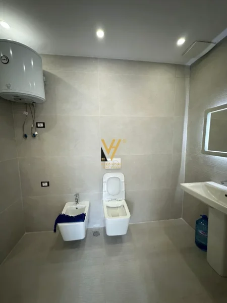 Tirane, jepet me qera apartament 2+1+Ballkon Kati 6, 108 m² 850 € (BULEVARDI I RI)