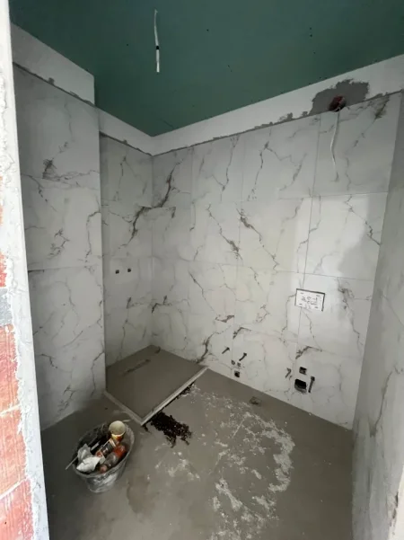 Tirane, shitet apartament 2+1+Ballkon Kati 3, 105 m² 157.000 € (Tv Klan)