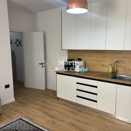 Tirane, jepet me qera apartament 2+1 Kati 5, 100 m² 700 € (21 Dhjetori)