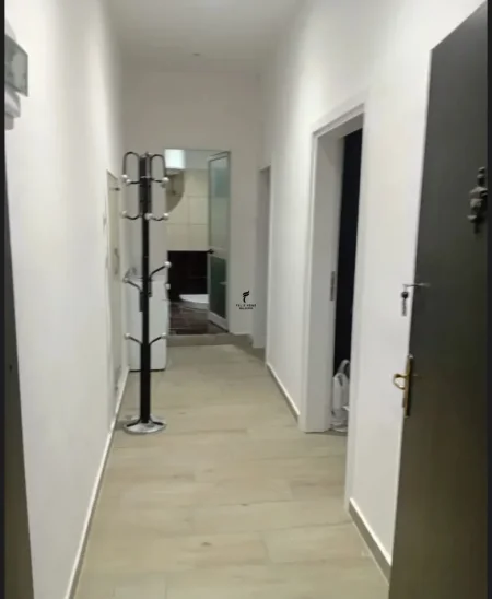 Tirane, jepet me qera apartament 1+1 Kati 1, 45 m² 500 € (BLLOKU)