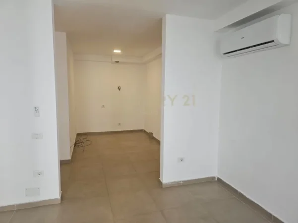 Tirane, jepet me qera zyre Kati 1, 81 m² 