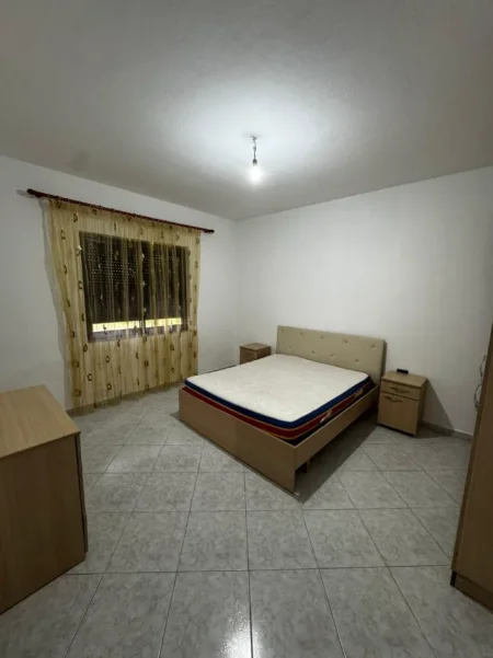 Tirane, jepet me qera Vile 2+1 Kati 0, 120 m² 600 € 