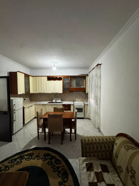 Tirane, jepet me qera Vile 2+1 Kati 0, 120 m² 600 € 