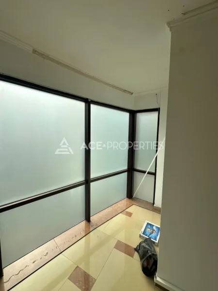 Durres, jepet me qera ambjent biznesi Kati 2, 160 m² 1.500 € (Qender,Durres)