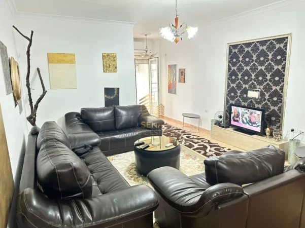 Tirane, jepet me qera apartament 2+1+Ballkon Kati 3, 110 m² 650 € (Zogu i Zi)