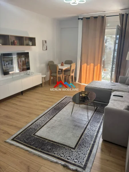 Tirane, jepet me qera apartament 2+1+Ballkon Kati 5, 100 m² 730 € (RRUGA NDRE MJEDA,ISH PARKU-AUTOBUZAVE)