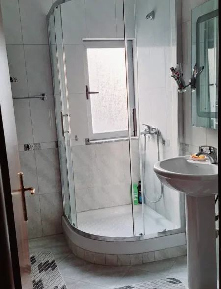 Tirane, shitet apartament 1+1 , 66 m² 110.000 € 