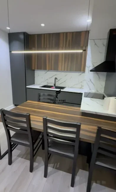 Tirane, jepet me qera apartament 1+1 Kati 9, 75 m² 600 € (ASTIR)