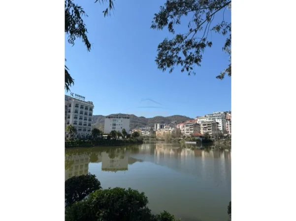 Tirane, shitet apartament 2+1 Kati 3, 117 m² 315.000 € (Liqeni i Thate)