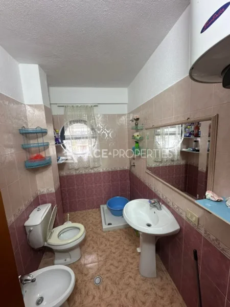 Durres, jepet me qera apartament 1+1 Kati 6, 65 m² 350 € (Durres,Iliria Plazh)
