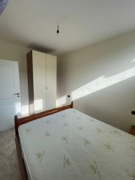 Tirane, jepet me qera apartament 1+1 Kati 0, 60 m² 350 € (rruga Jashar Erebara)