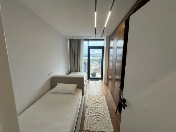 Tirane, jepet me qera apartament 2+1 Kati 8, 126 m² 1.800 € (Rruga e Kosovarve)