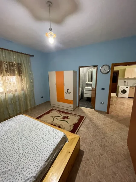 Tirane, jepet me qera apartament 2+1 Kati 2, 100 m² 400 € (CASA ITALIA)