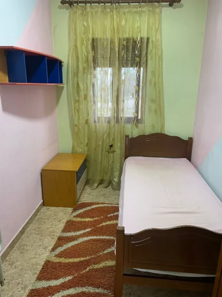 Tirane, jepet me qera apartament 2+1 Kati 2, 100 m² 400 € (CASA ITALIA)