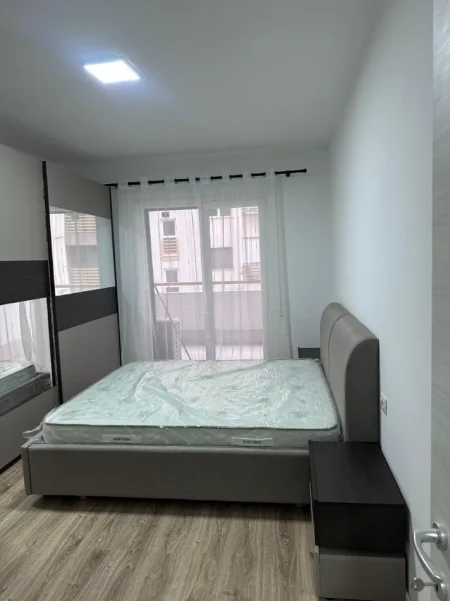 Shqiperi, jepet me qera apartament 1+1+Ballkon Kati 2, 70 m² 600 € (LAPRAKE)