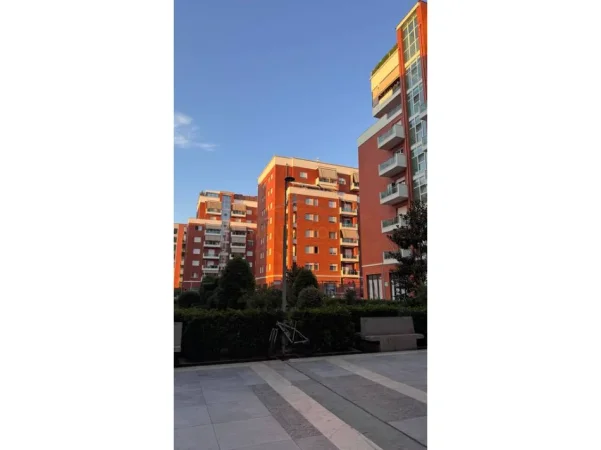 Tirane, shitet apartament 1+1+Ballkon Kati 8, 84 m² 150.000 € 