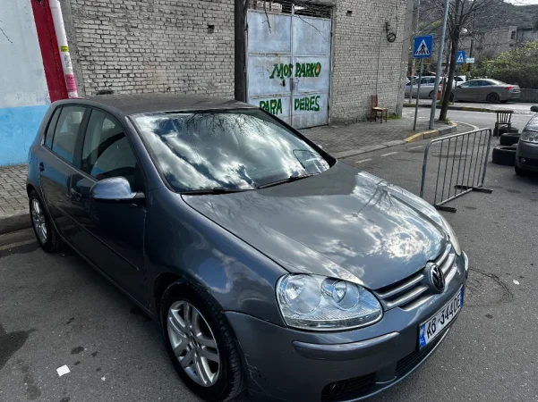 Tirane, shes makine | veture Golf 5 Nafte, manuale Kondicioner 245.000 km 3.200 €