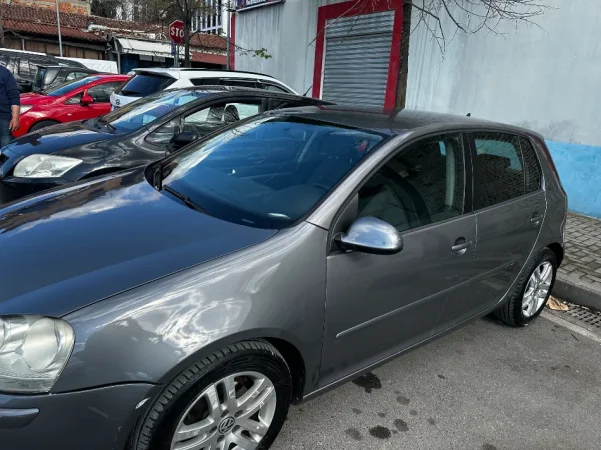 Tirane, shes makine | veture Golf 5 Nafte, manuale Kondicioner 245.000 km 3.200 €