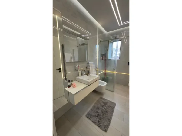 Tirane, shitet apartament 1+1+Ballkon Kati 2, 66 m² 135.000 € 