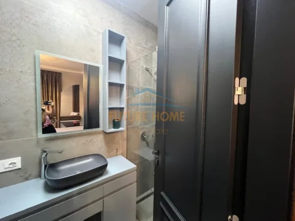 Tirane, shitet apartament 2+1+Ballkon Kati 3, 106 m² 300.000 € 