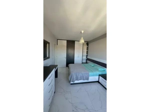 Tirane, jepet me qera apartament 2+1 Kati 7, 85 m² 550 €