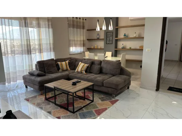 Tirane, jepet me qera apartament 2+1 Kati 7, 85 m² 550 €