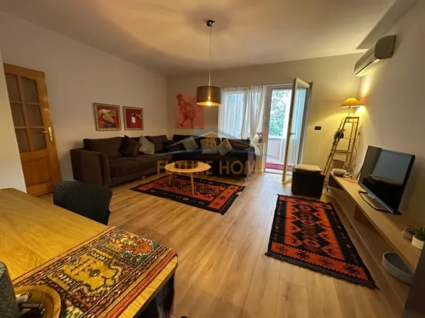 Tirane, jepet me qera apartament 1+1 Kati 2, 76 m² 700 € (Petro Nini)