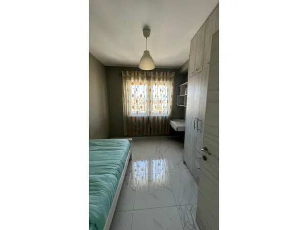 Tirane, jepet me qera apartament 1+1 Kati 7, 85 m² 550 € (astiri)
