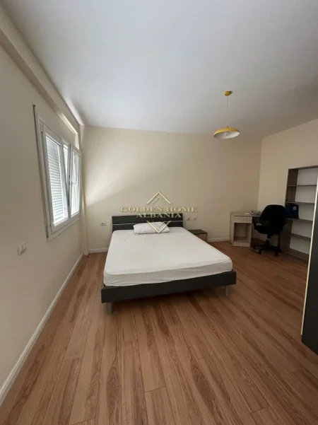 Tirane, jepet me qera 2+1 Kati 6, 160 m² 1.000 € 