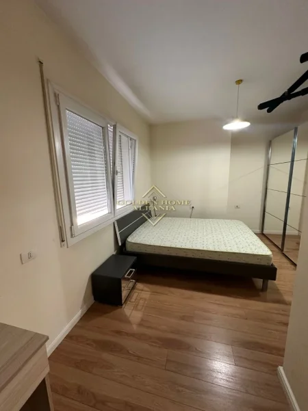 Tirane, jepet me qera 2+1 Kati 6, 160 m² 1.000 € 