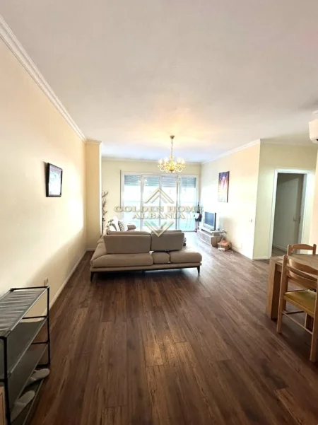 Tirane, jepet me qera 2+1 Kati 6, 160 m² 1.000 € 