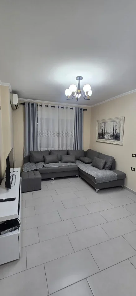 Tirane, jepet me qera apartament 2+1 Kati 5, 95 m² 560 € (rruga milto sotir gura)