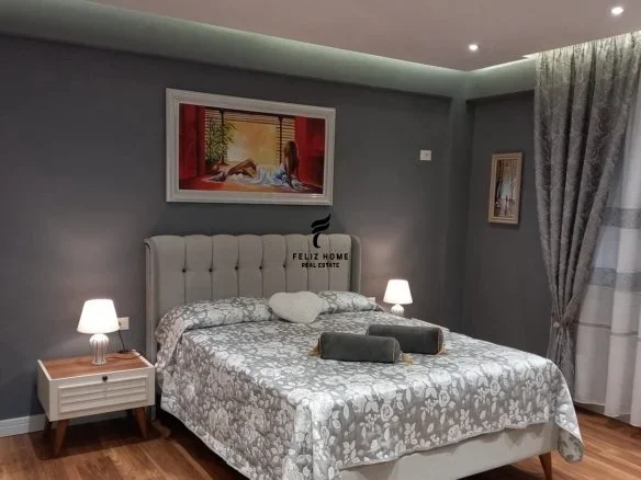 Tirane, jepet me qera apartament 1+1+Ballkon Kati 6, 70 m² 650 € (BLLOK)